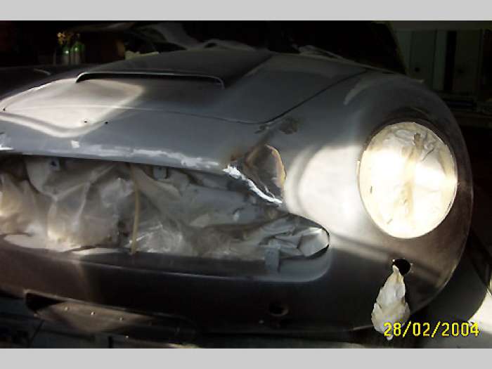 Schweißarbeiten Aston - Martin Alukarosserie