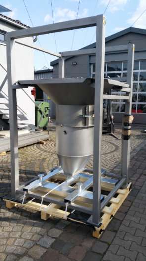 Trichter mit Auslauf