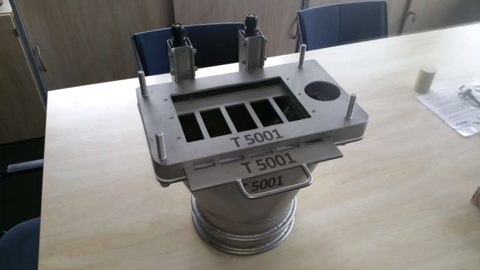 Austragsystem 1.4571 mit Eingreifschutz doppelt überwacht