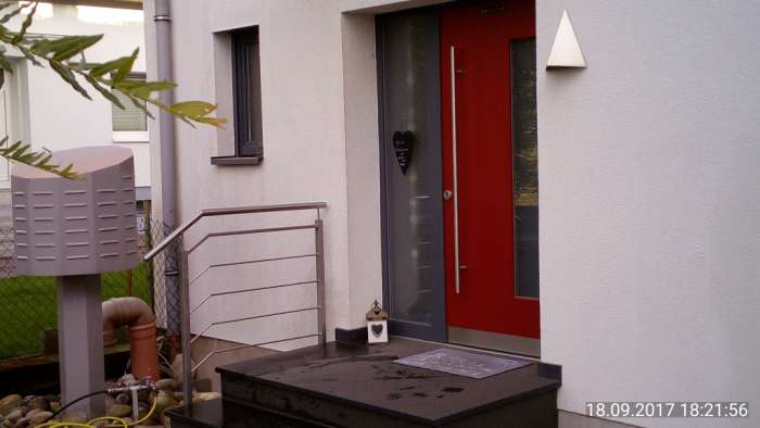 Treppengeländer für Haustürtreppe aus Edelstahl, nach Kundenwunsch